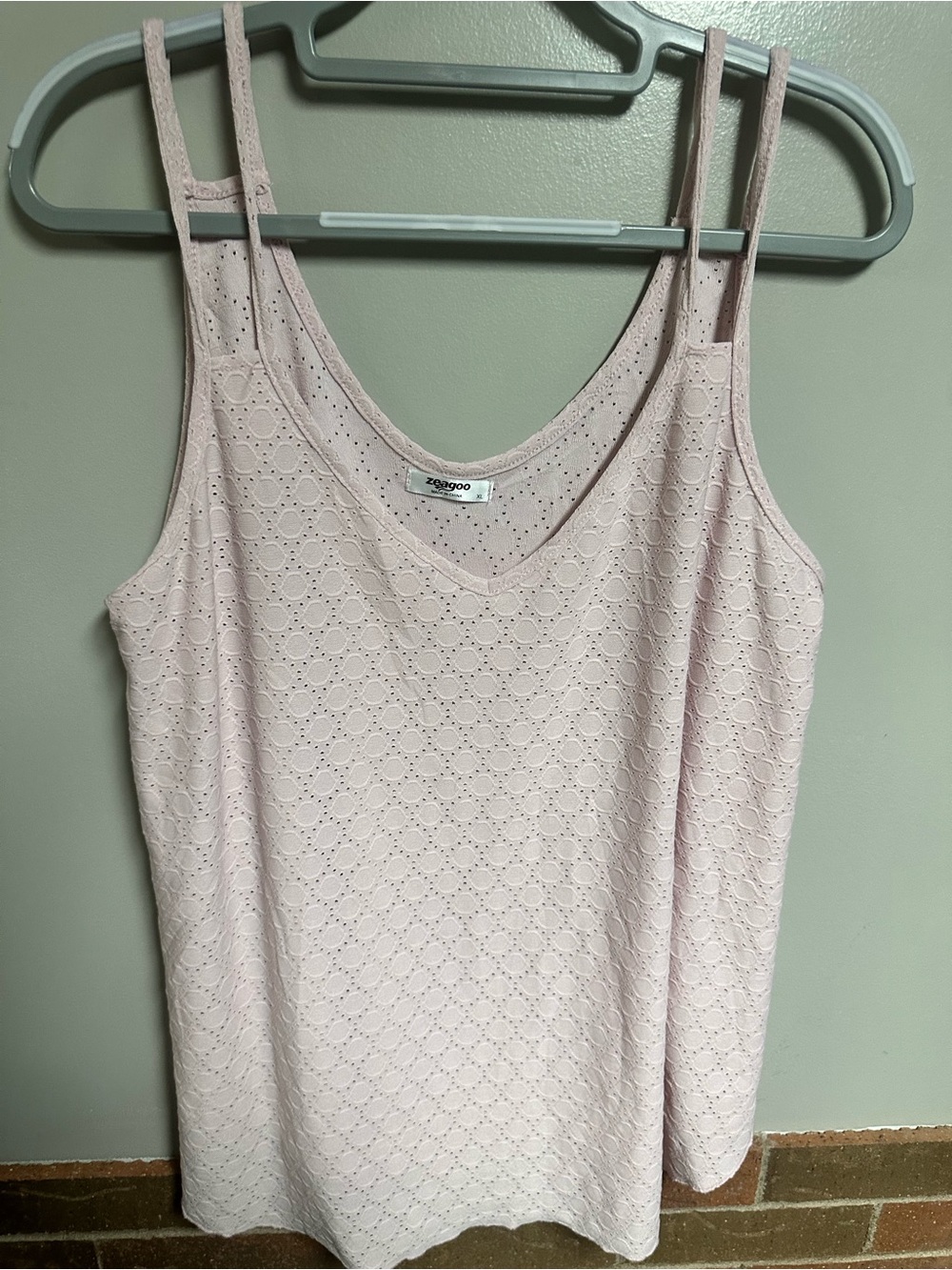 zeagoo Pale Pink Eyelet V-Neck Double-Strap Camisole